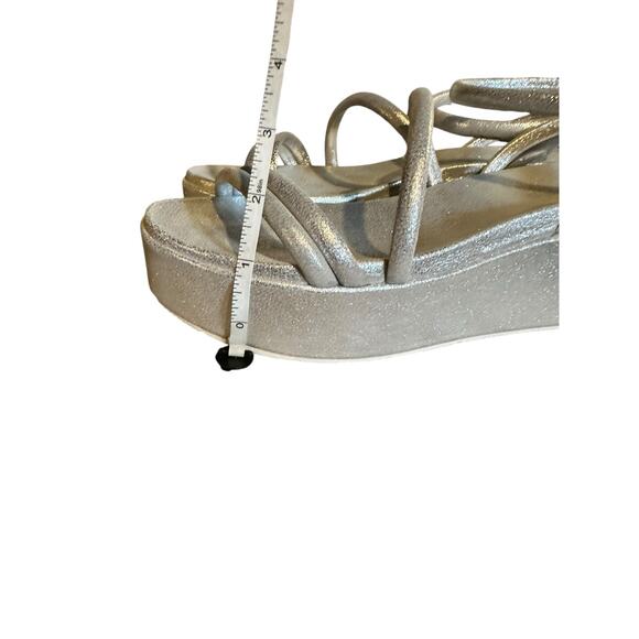NEW J/SLIDES Quilt Platform Wedge Sandal in Silver Metallic Leather Womens 9 - Picture 11 of 12